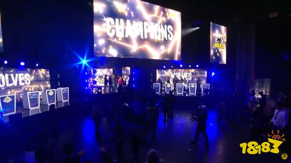 虎牙官方公告： Weibo Gaming 打野 Tian 将于明天开始他的首次直播， Tian 转发：我回来了~