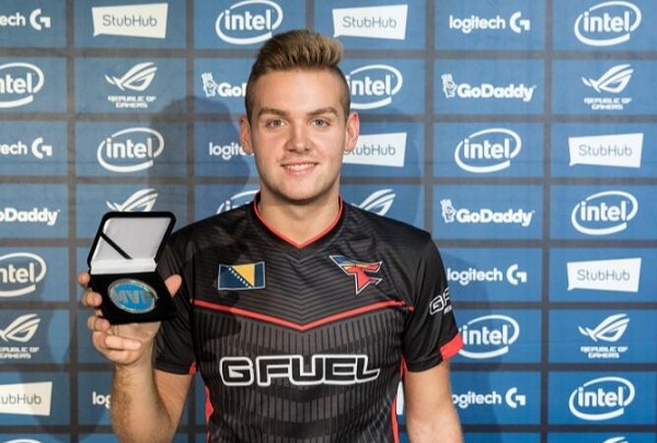 注意身体呀~BLG中野Rank训练至凌晨三点 全力备战决赛